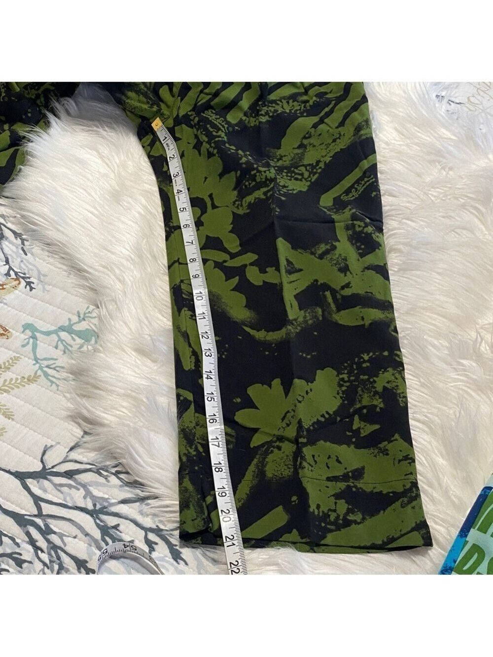 Women's Green and Black Hawaiian Patterned Capris - Picture 7 of 12